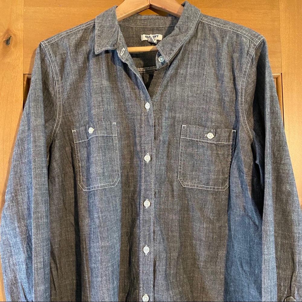 Heathered gray boyfriend shirt